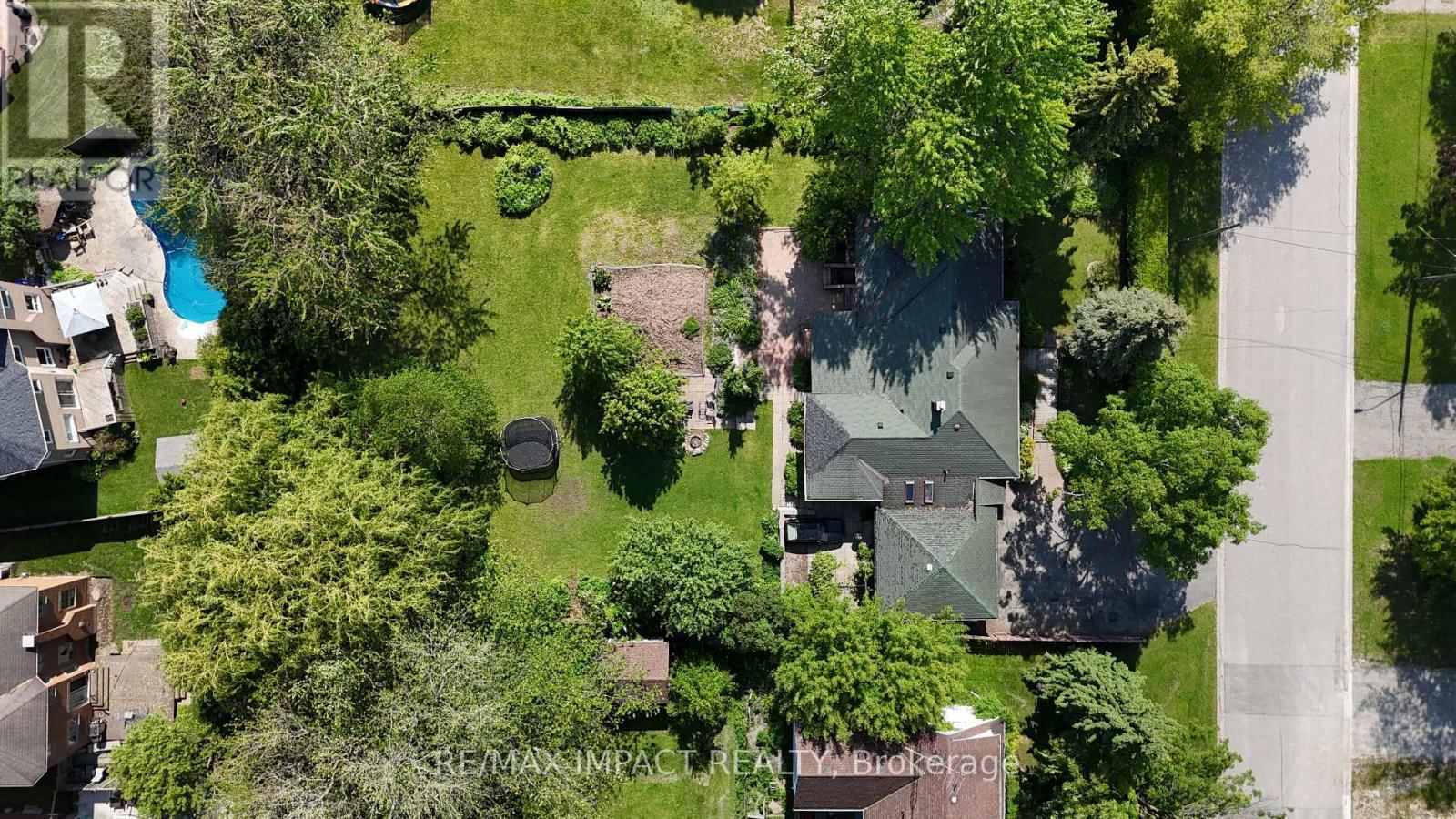 23 HILLCOURT AVENUE Image 8