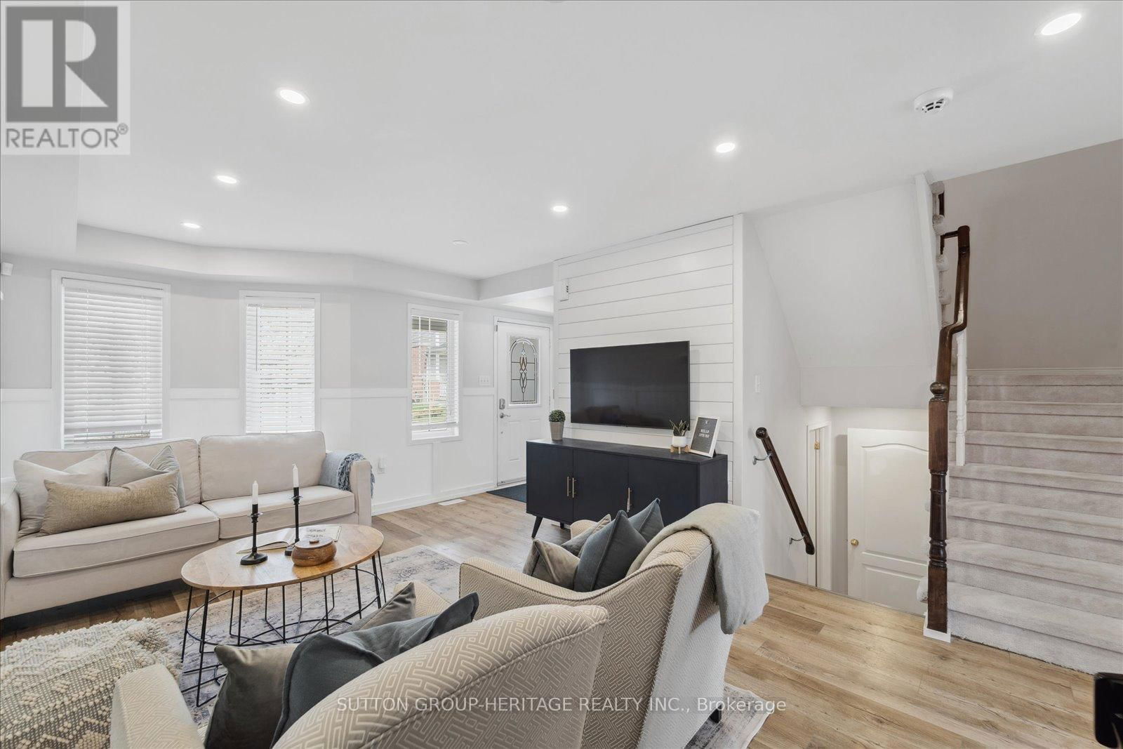 25 - 23 VALLANCE WAY Image 9