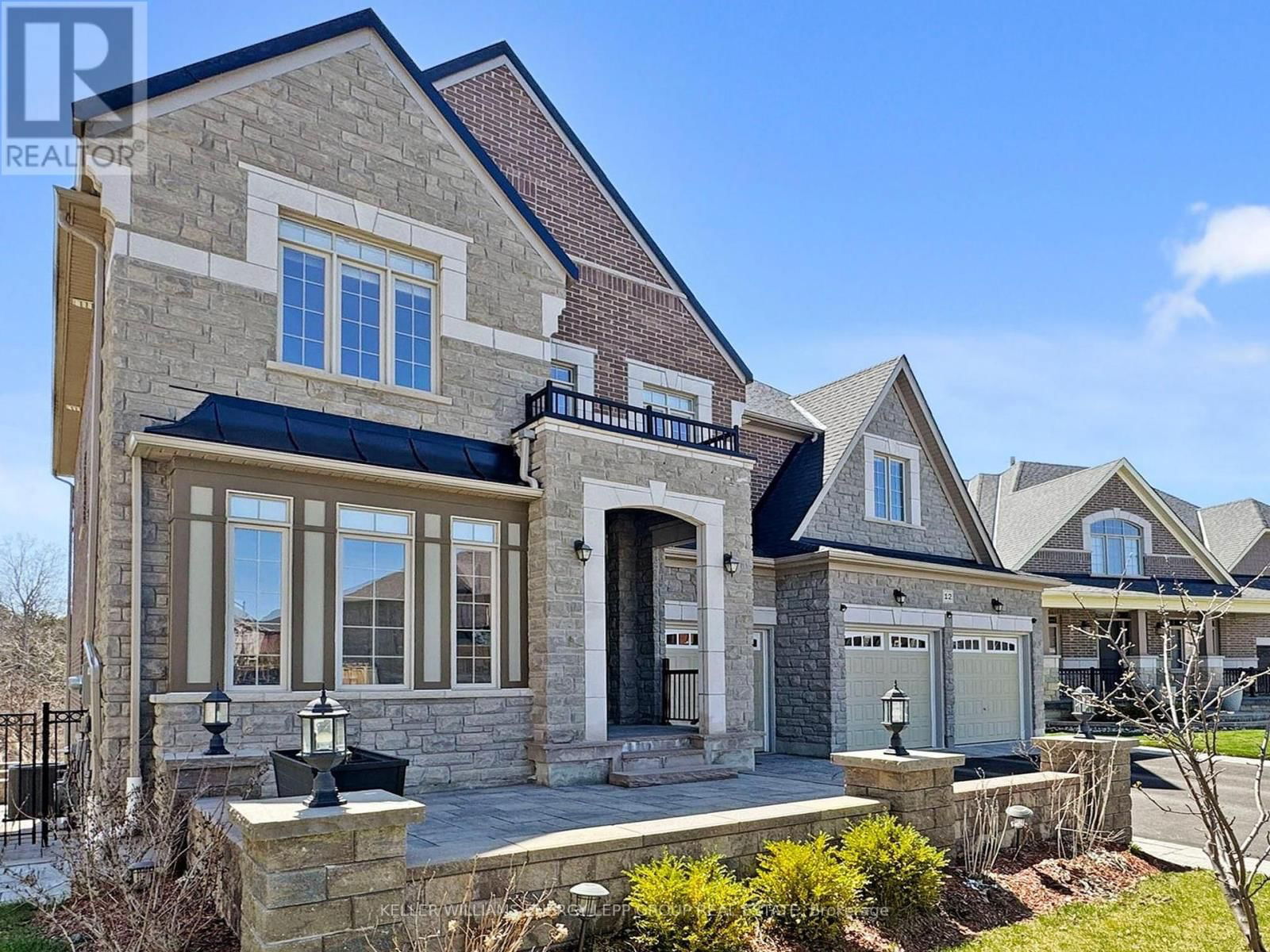 12 DONWOODS CRESCENT Image 3