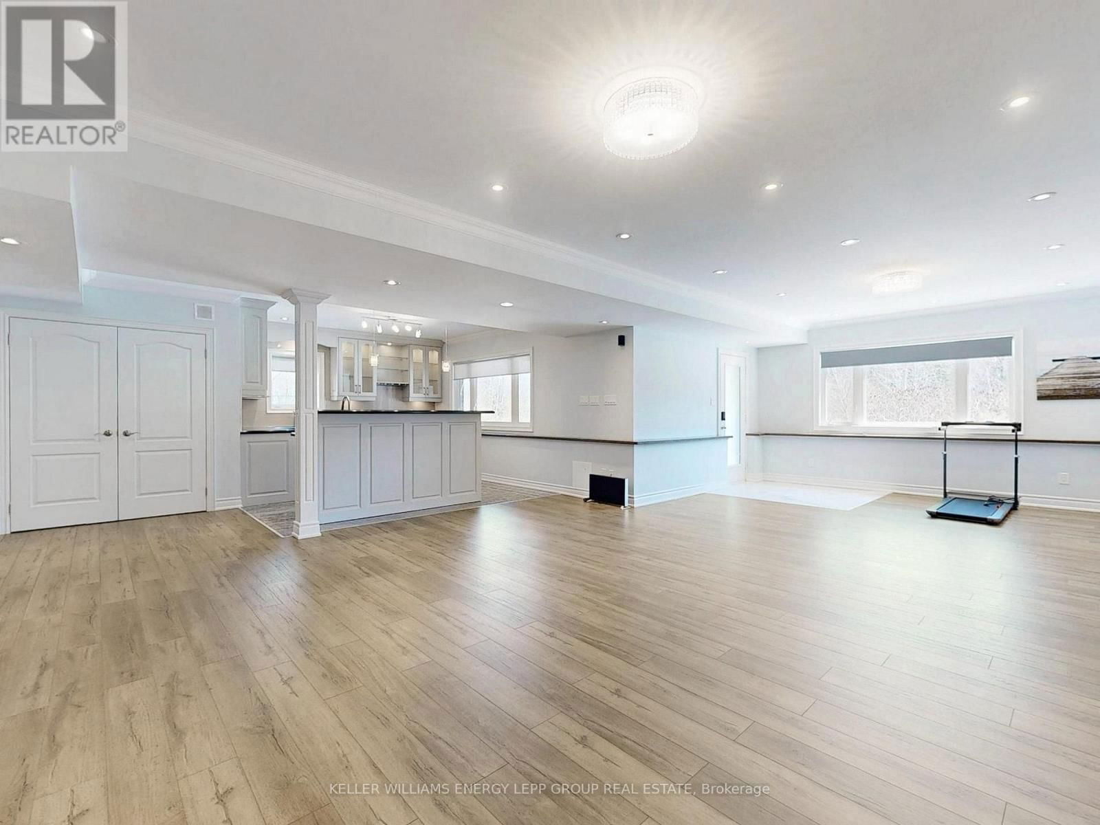12 DONWOODS CRESCENT Image 38