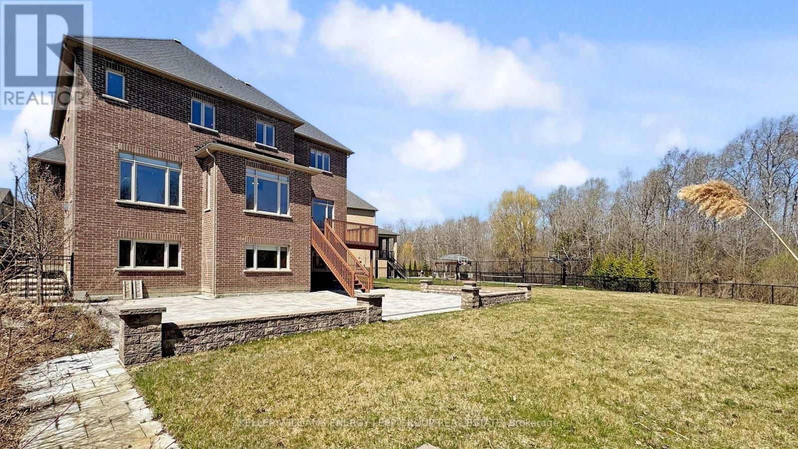 12 DONWOODS CRESCENT Image 45