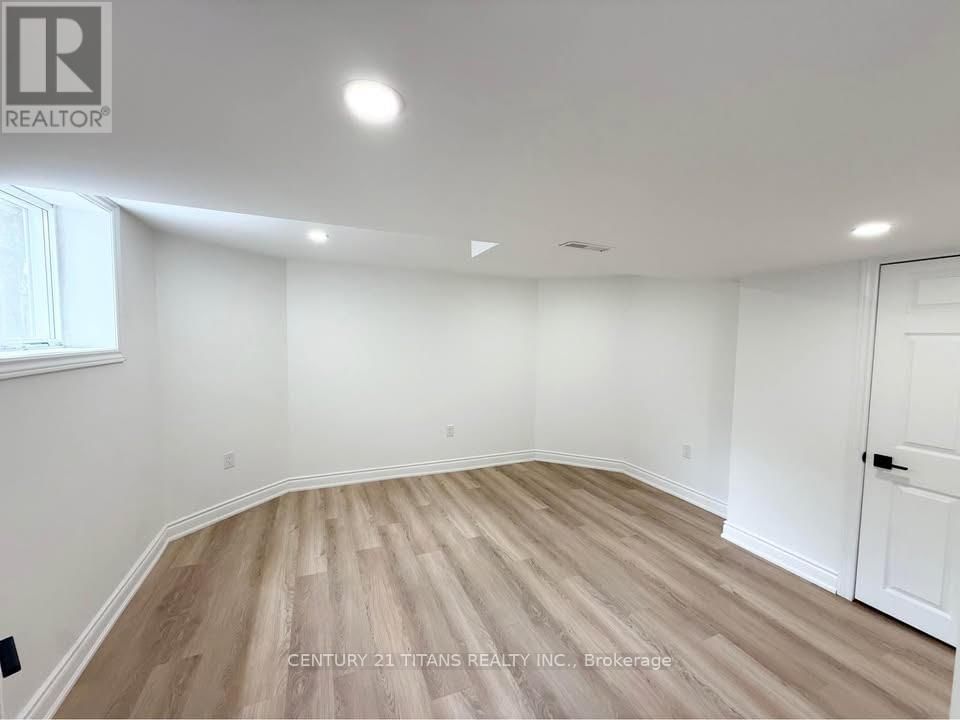 88 NOAKE CRESCENT Image 3