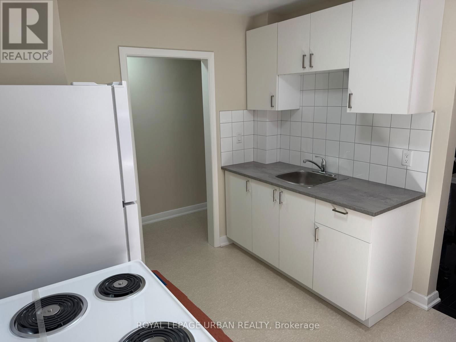 204 - 1024 O'CONNOR DRIVE Image 3