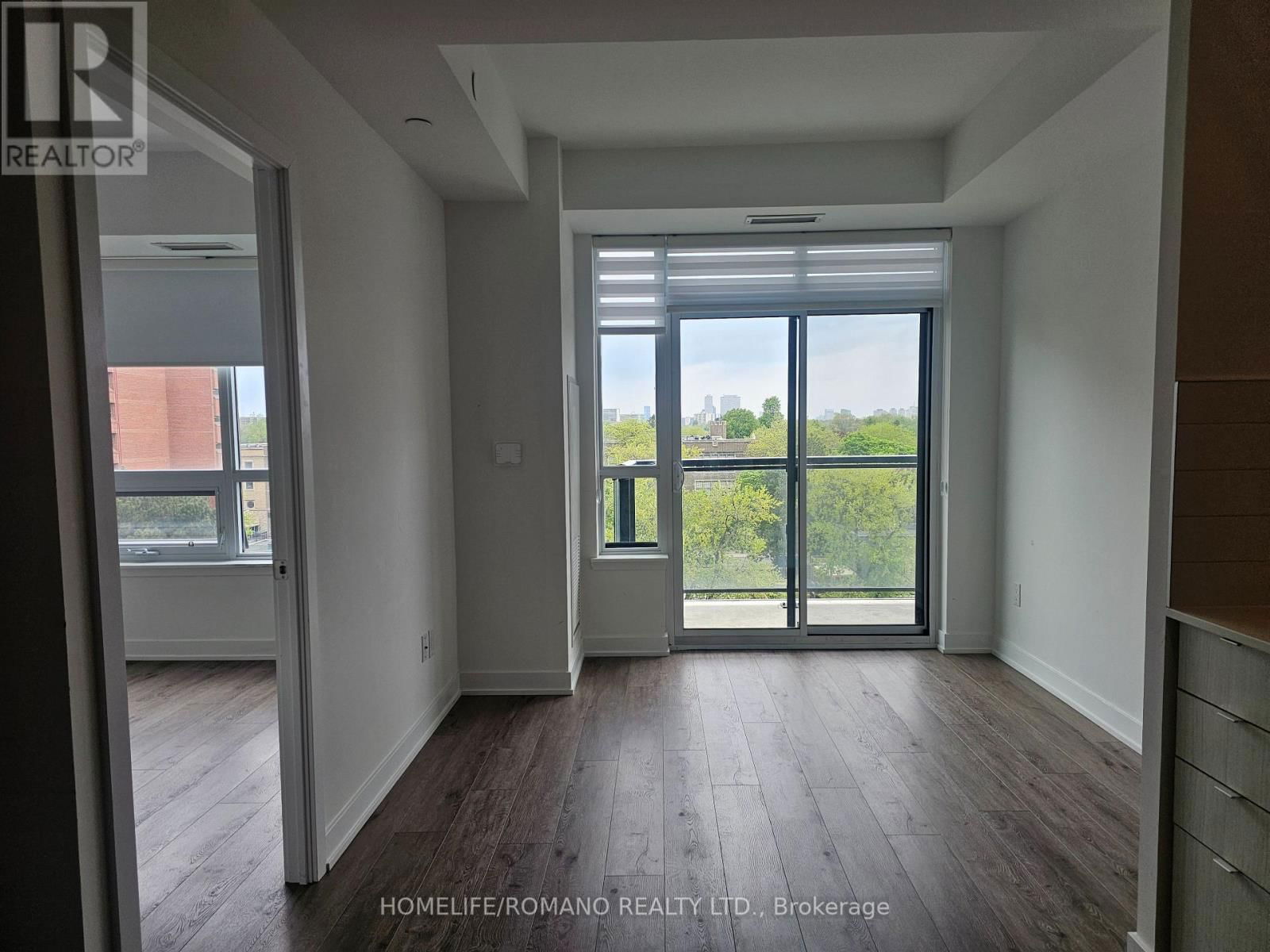 607 - 630 GREENWOOD AVENUE Image 3