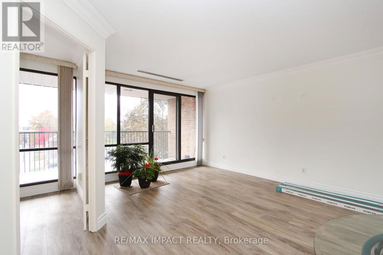 337 SIMCOE STREET NORTH Image 13
