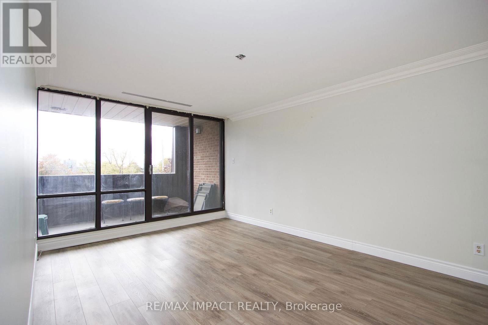337 SIMCOE STREET NORTH Image 20