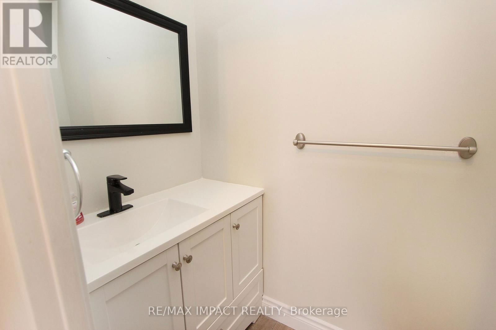 337 SIMCOE STREET NORTH Image 22