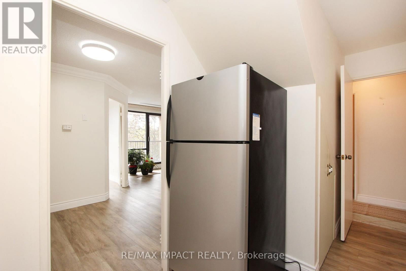 337 SIMCOE STREET NORTH Image 9