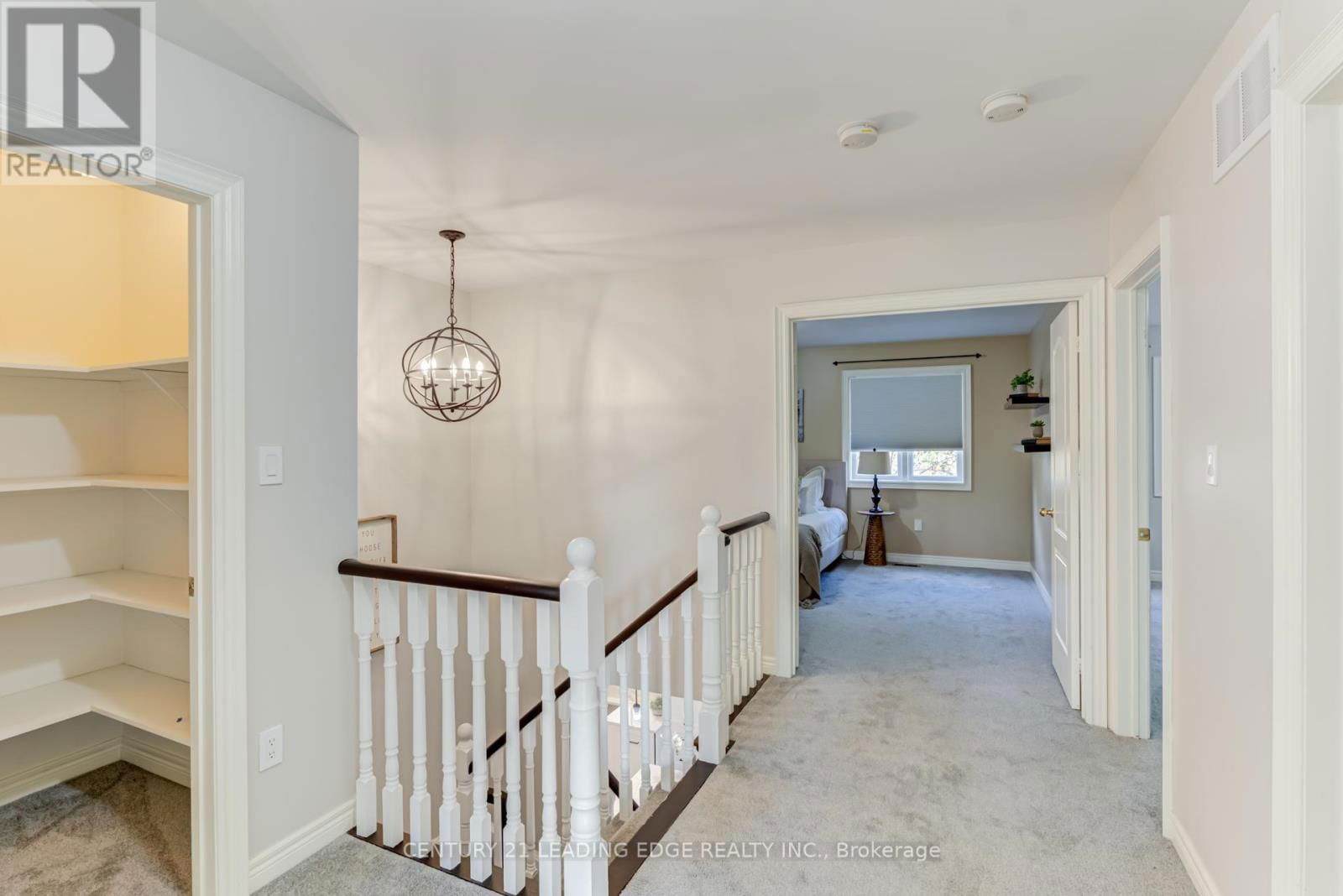 5 WOODBINE PLACE EAST Image 23