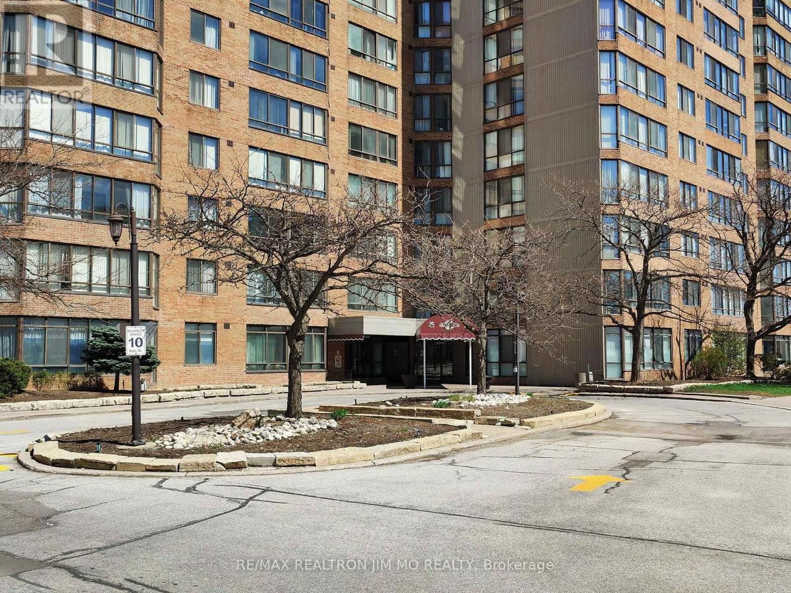 330 - 25 BAMBURGH CIRCLE Image 4
