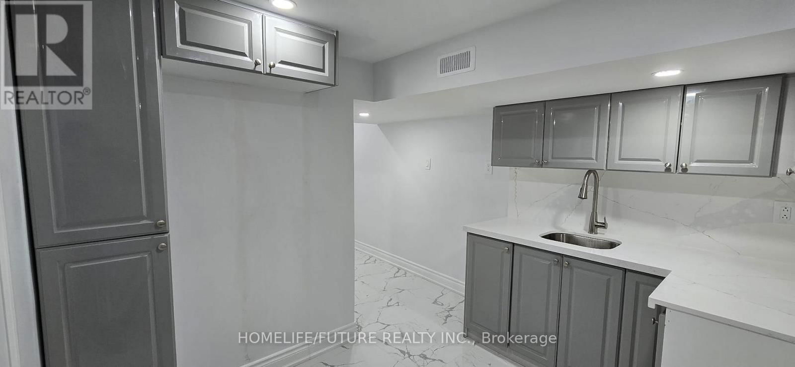 Bsmt - 22 WHITEBREAD CRESCENT Image 5
