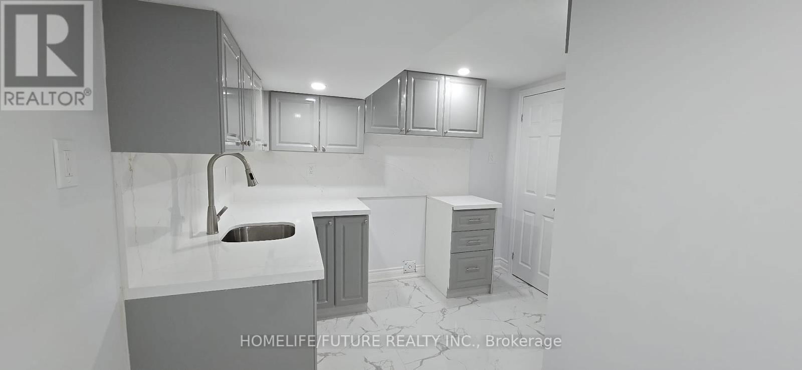 Bsmt - 22 WHITEBREAD CRESCENT Image 7