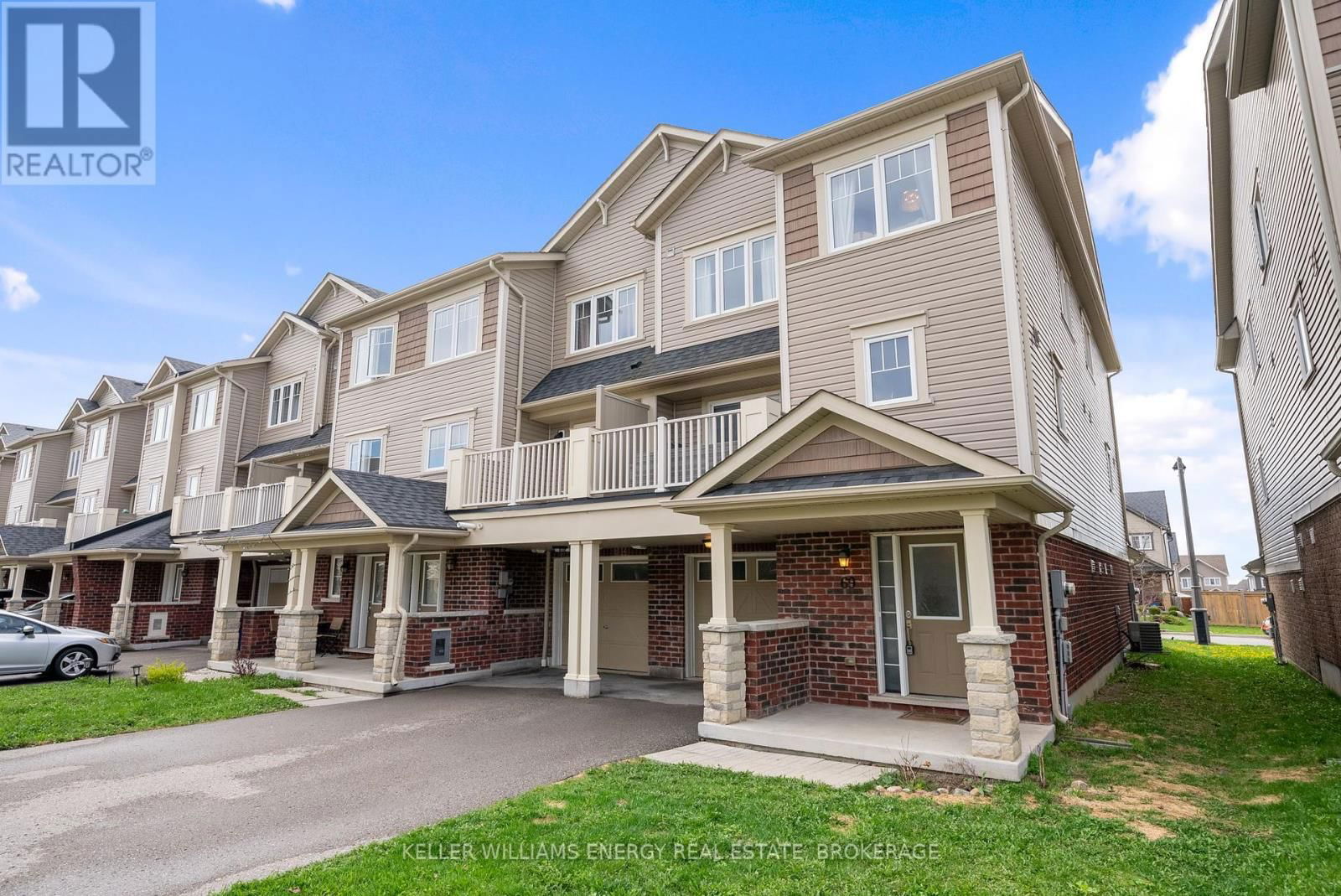 69 TABARET CRESCENT Image 1