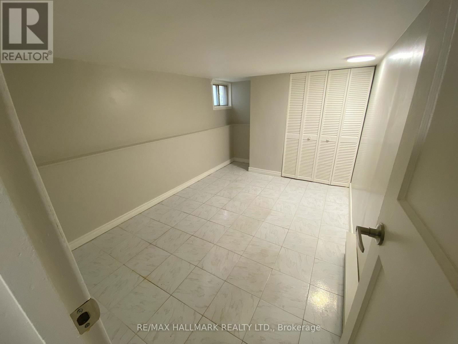 LOWER - 155 DRAYTON AVENUE Image 12