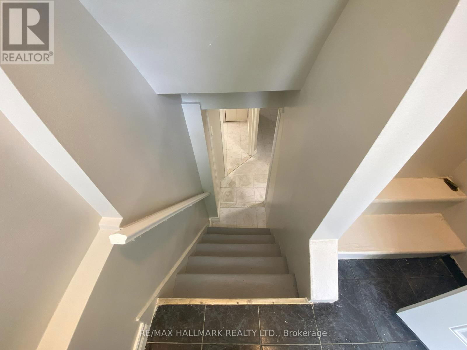 LOWER - 155 DRAYTON AVENUE Image 3