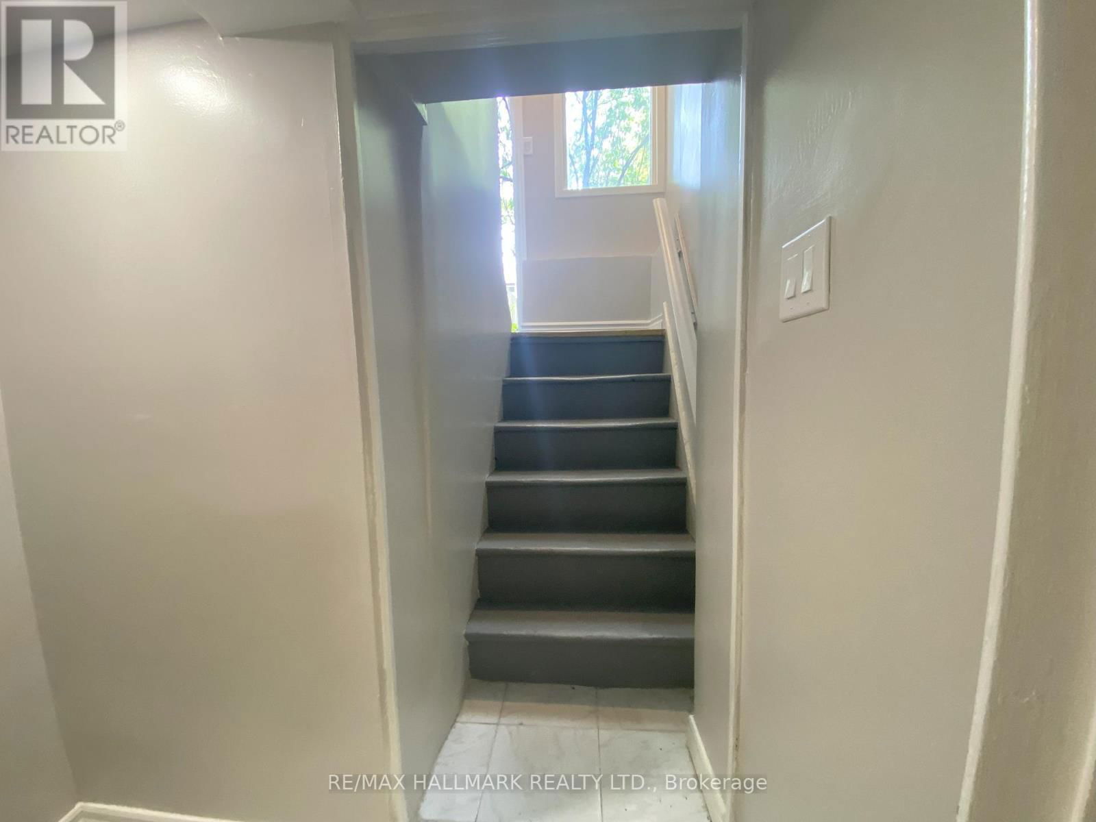 LOWER - 155 DRAYTON AVENUE Image 4