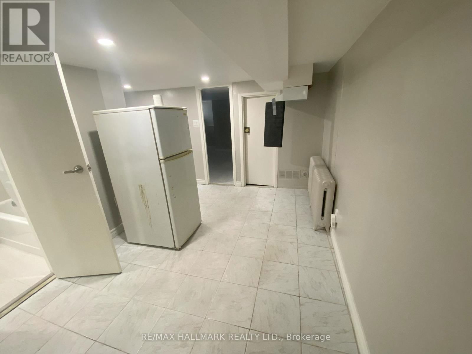 LOWER - 155 DRAYTON AVENUE Image 7