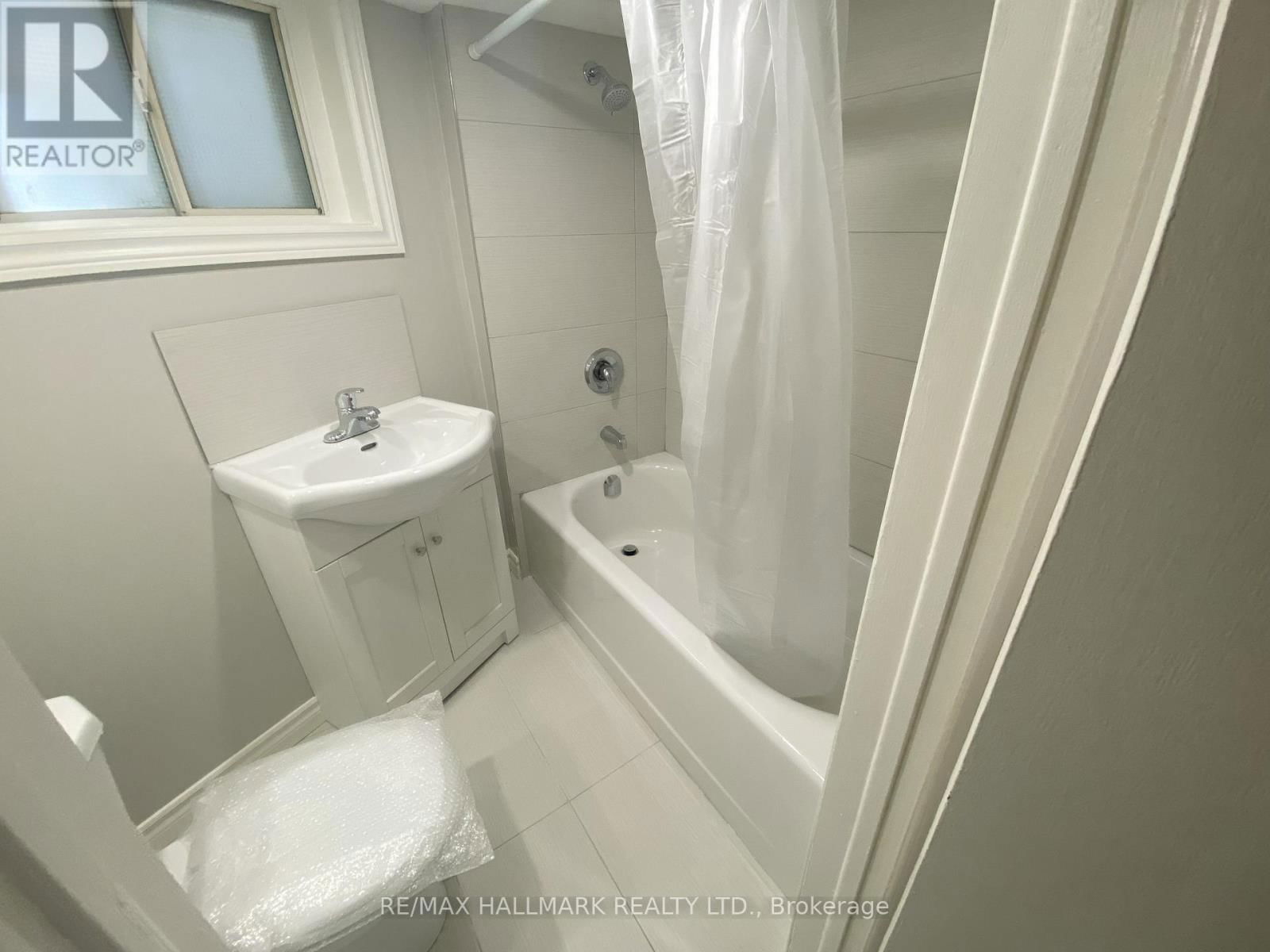 LOWER - 155 DRAYTON AVENUE Image 9