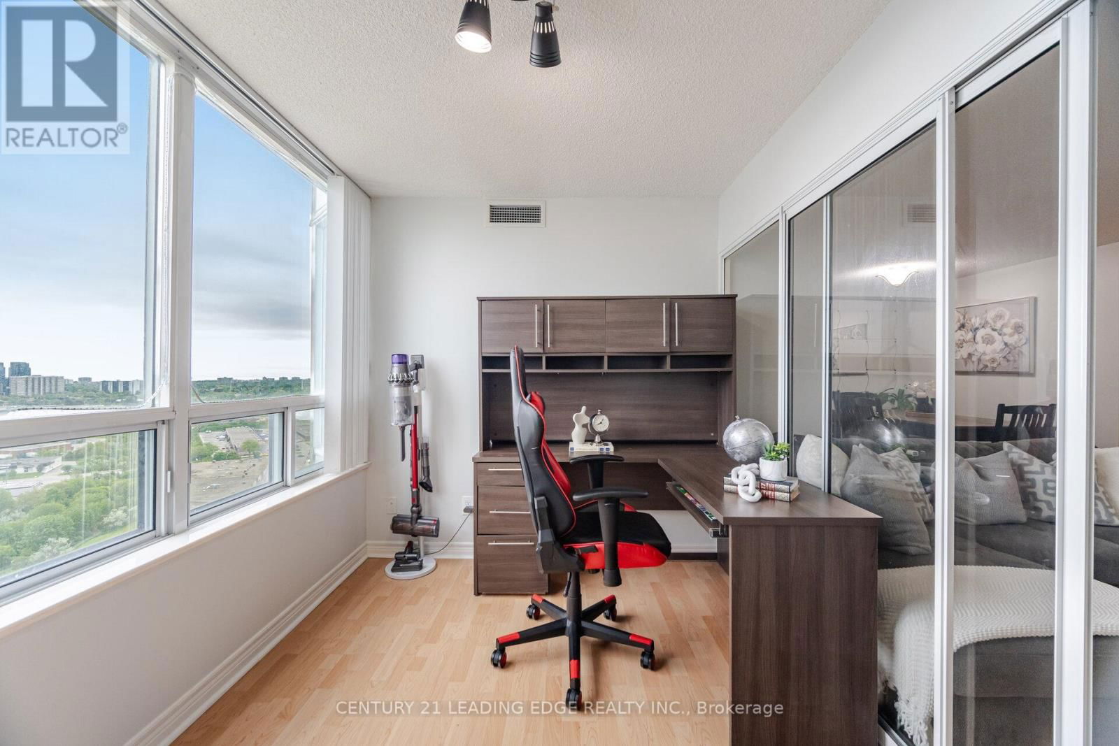 2729 - 68 CORPORATE DRIVE Image 34