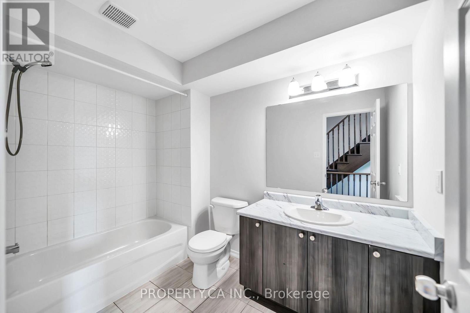 2564 ROSEDROP PATH Image 15