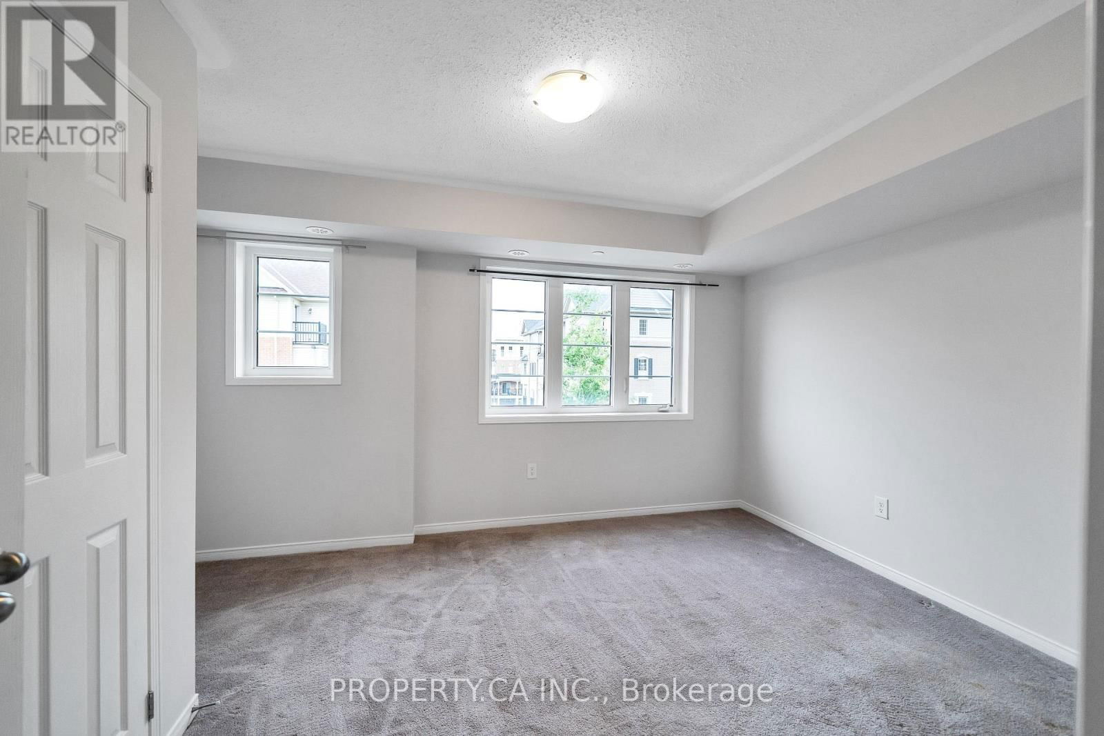 2564 ROSEDROP PATH Image 17