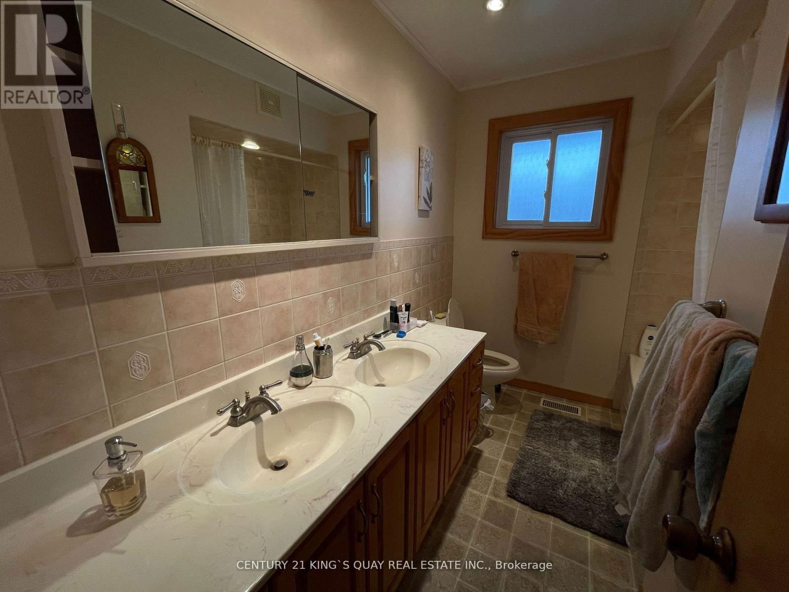33 CORUNDUM CRESCENT Image 23