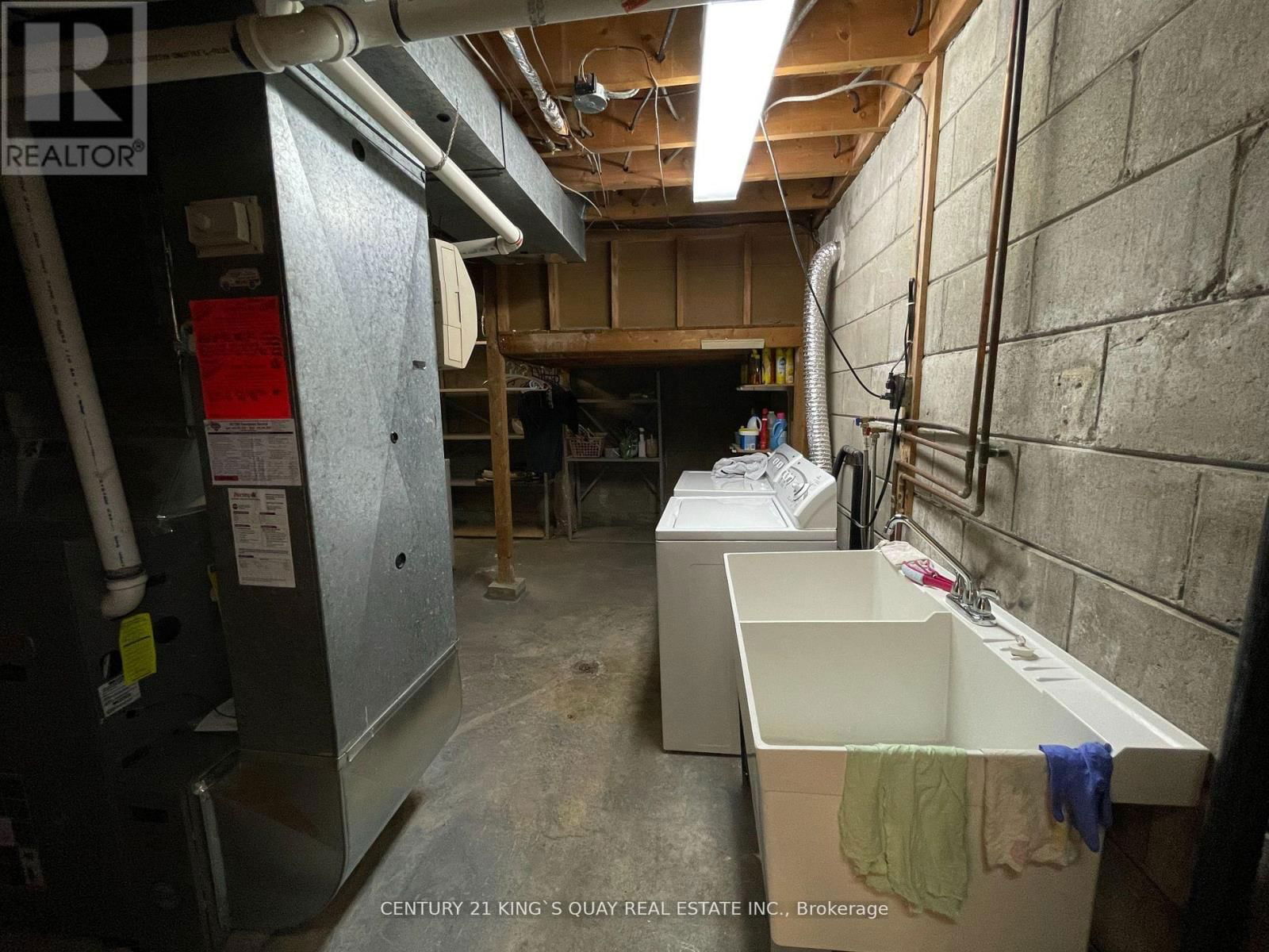 33 CORUNDUM CRESCENT Image 31