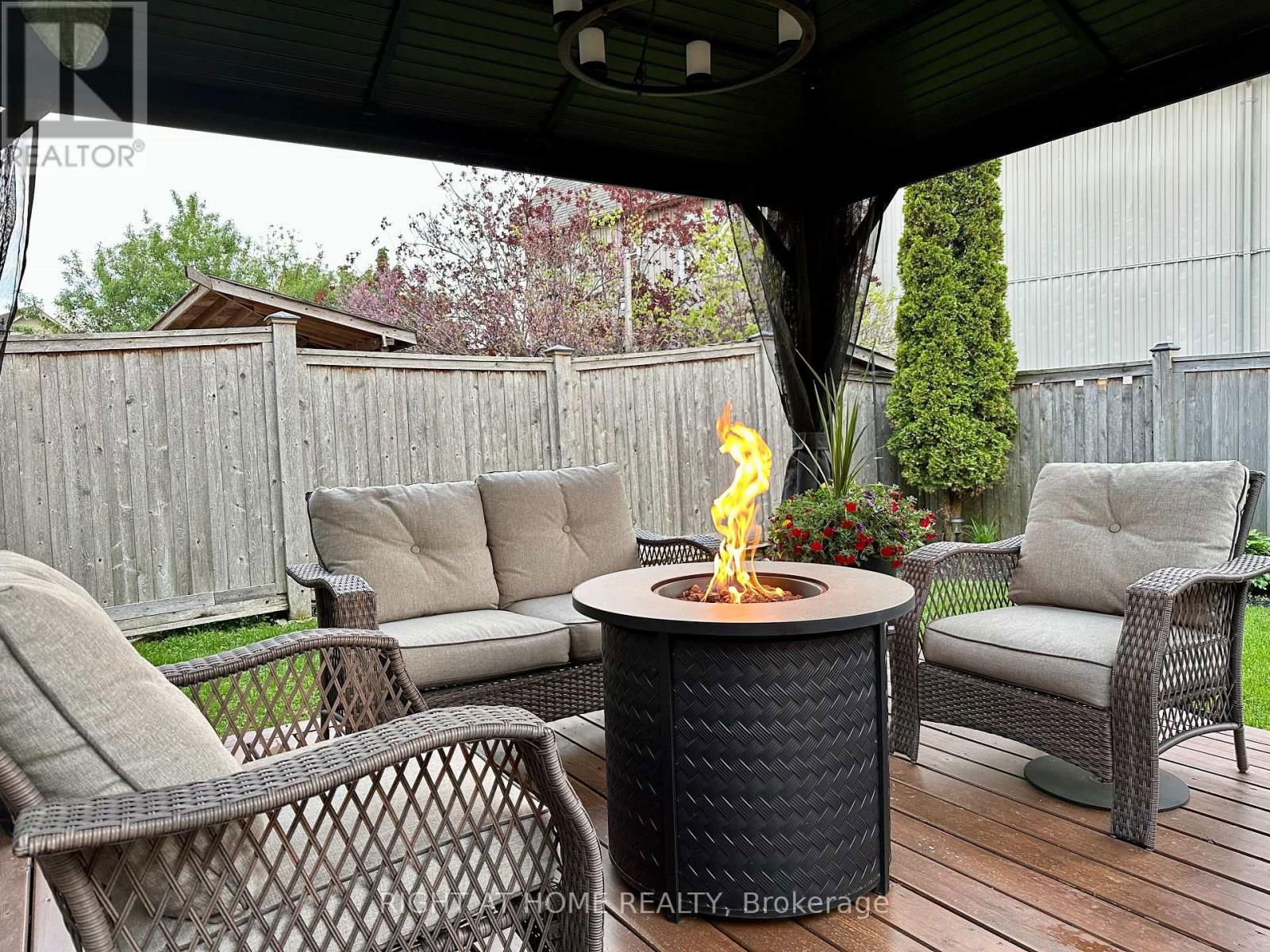 167 BROOKHOUSE DRIVE Image 33