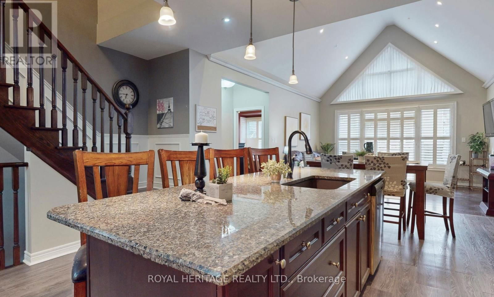 1819 GRANDVIEW STREET NORTH Image 1