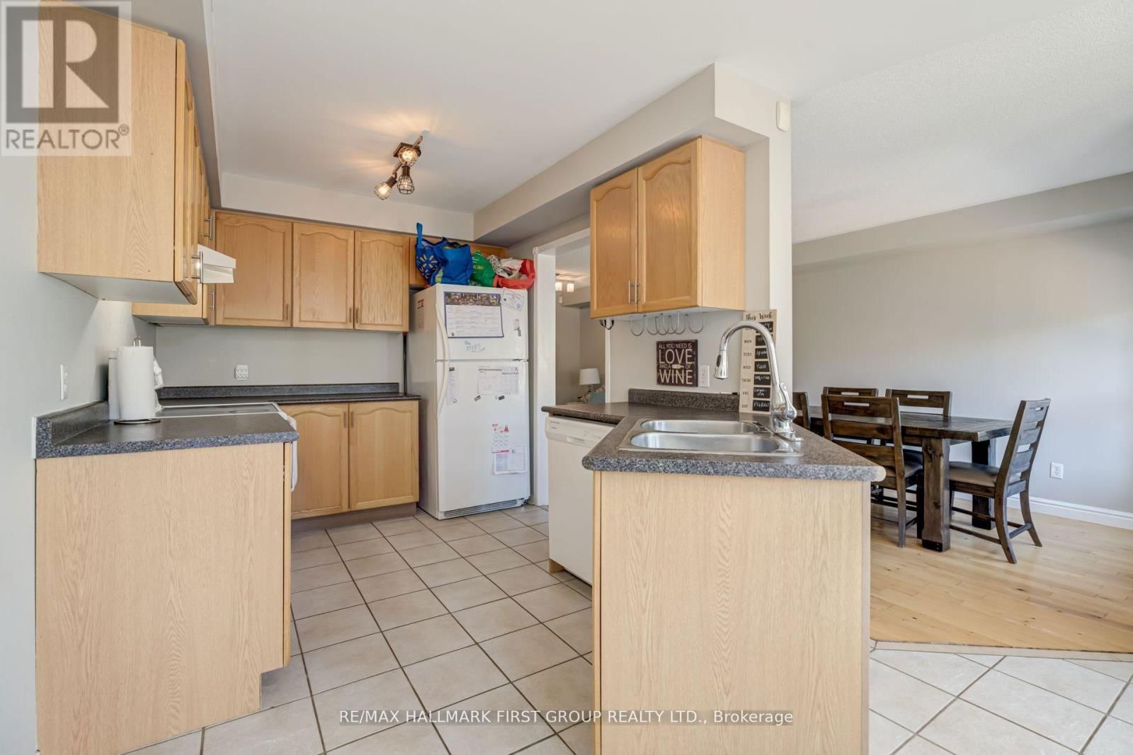 19 INLET BAY DRIVE Image 8