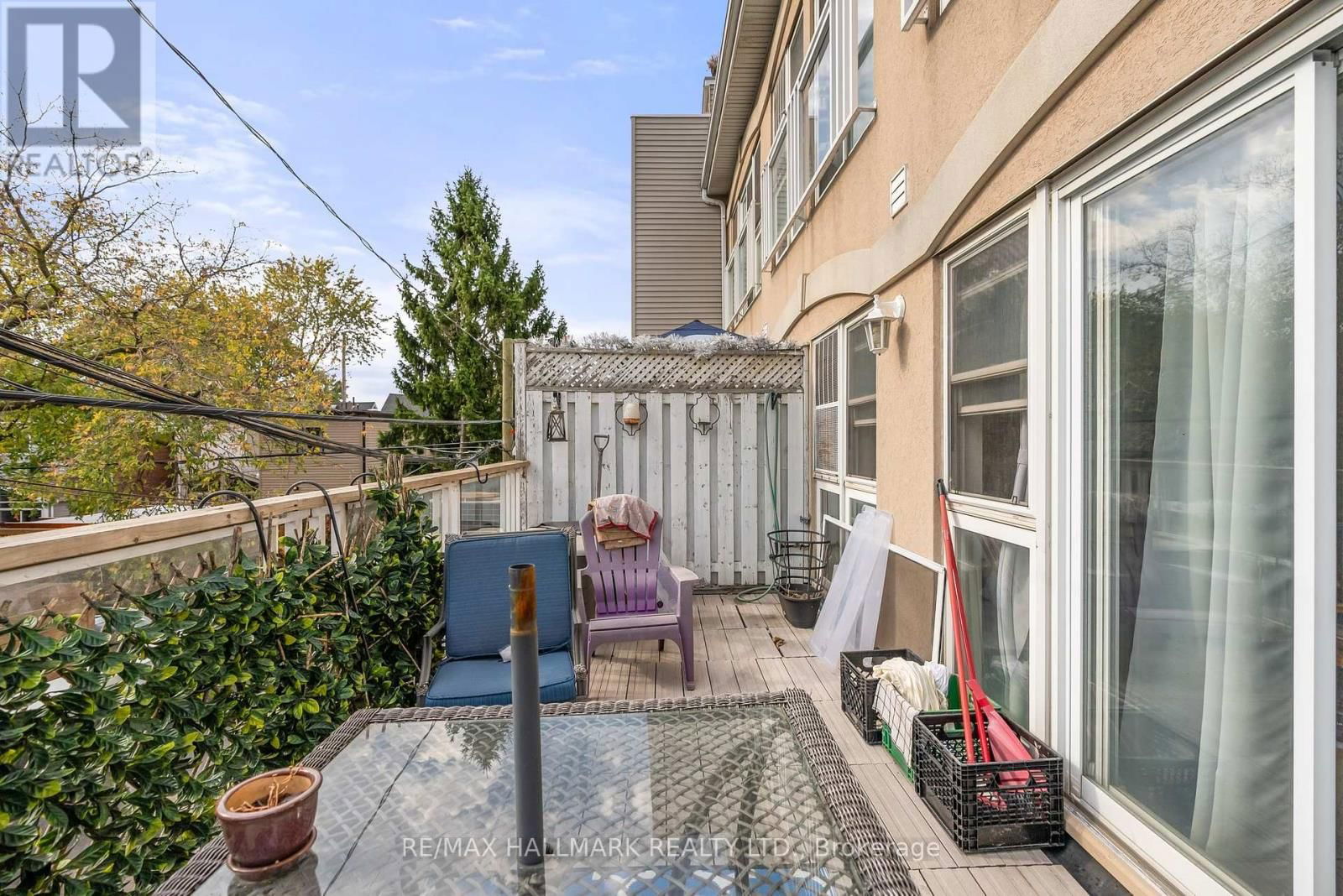 2151 DANFORTH AVENUE Image 10