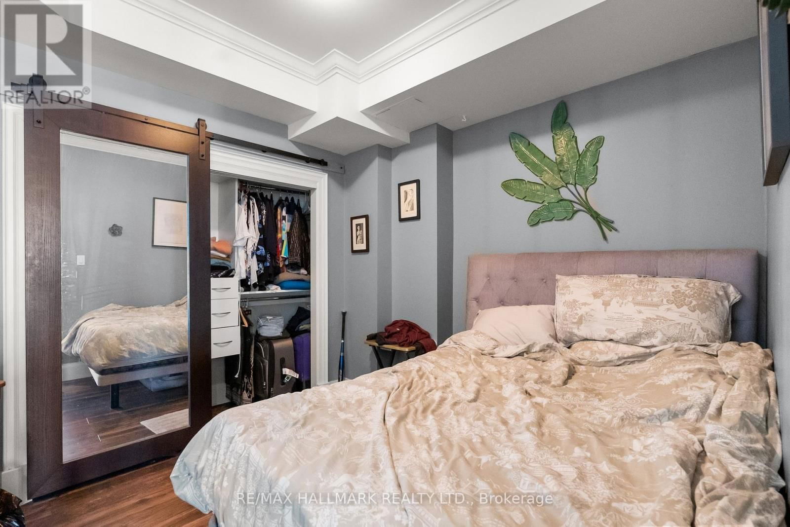 2151 DANFORTH AVENUE Image 11