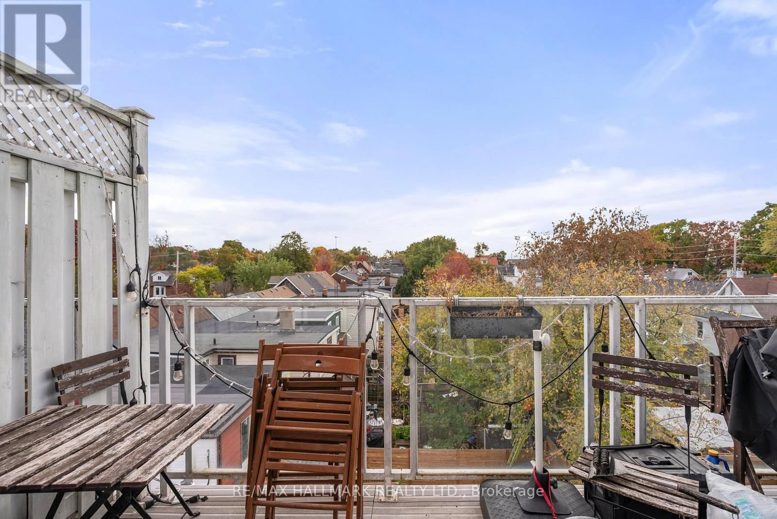 2151 DANFORTH AVENUE Image 13