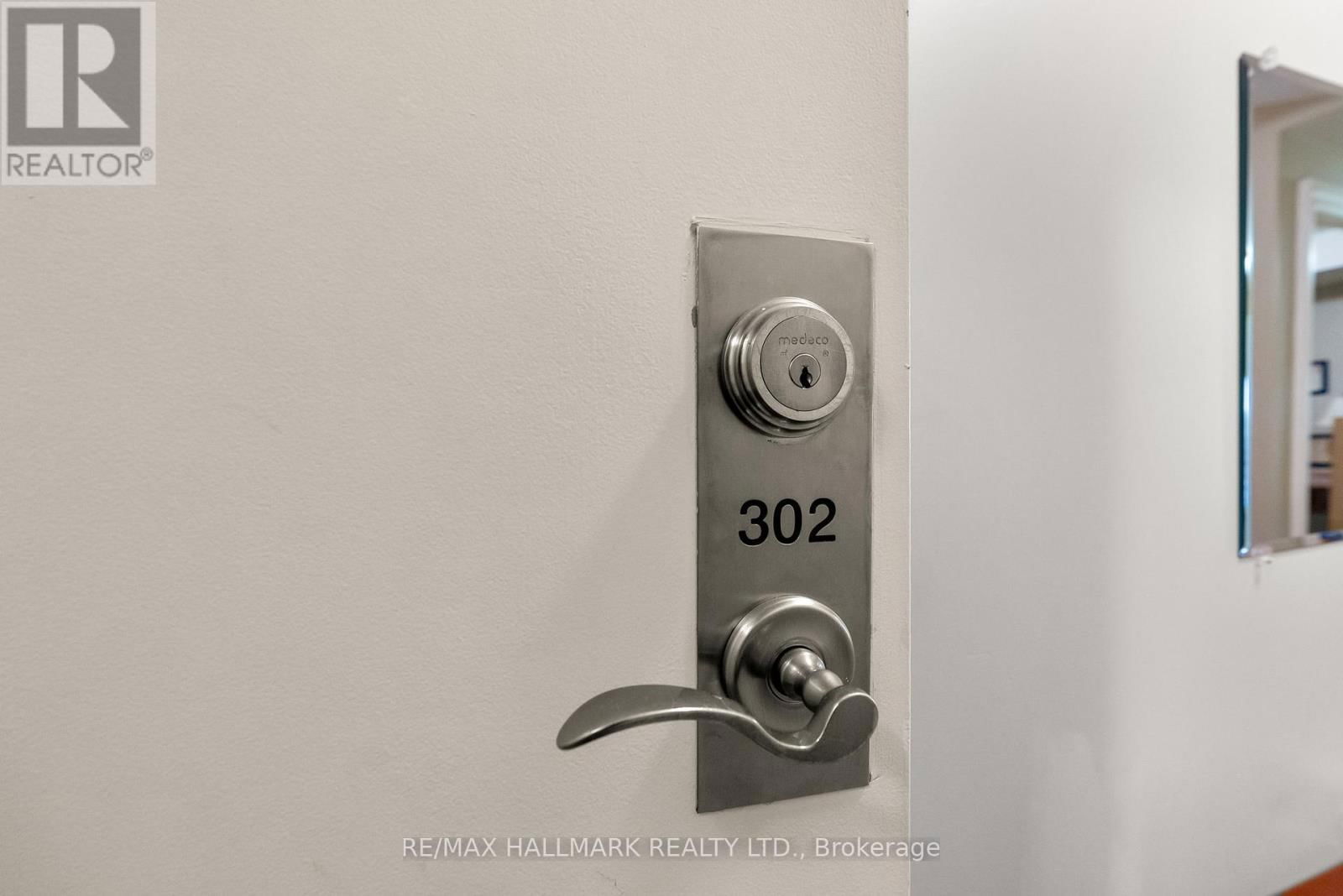 2151 DANFORTH AVENUE Image 16