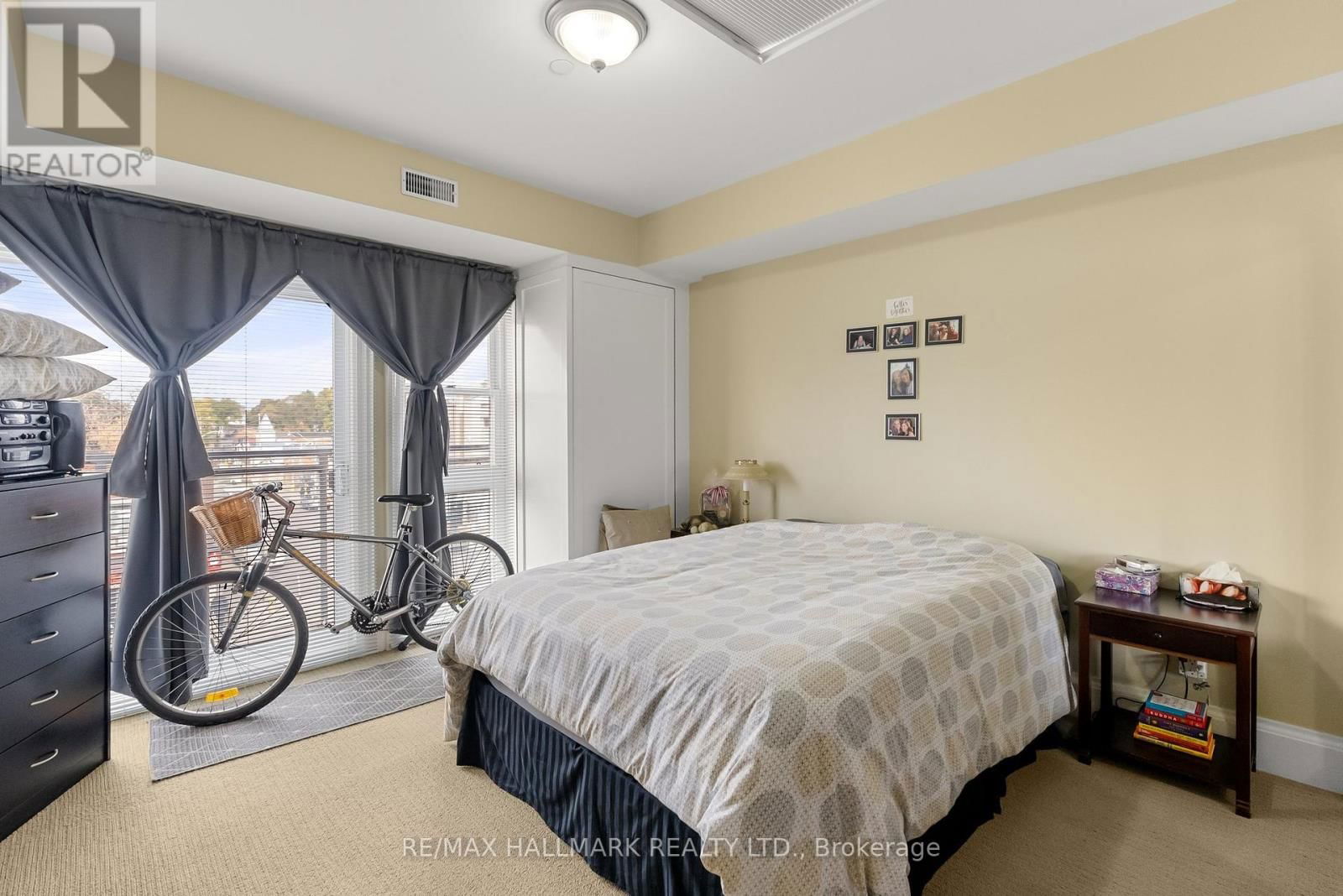 2151 DANFORTH AVENUE Image 17