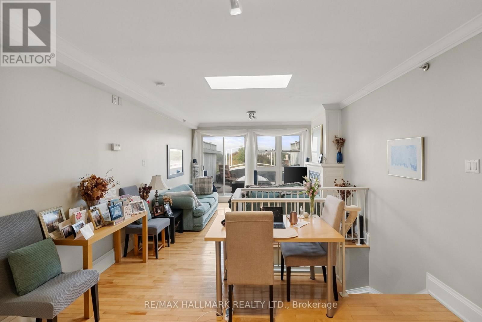 2151 DANFORTH AVENUE Image 18