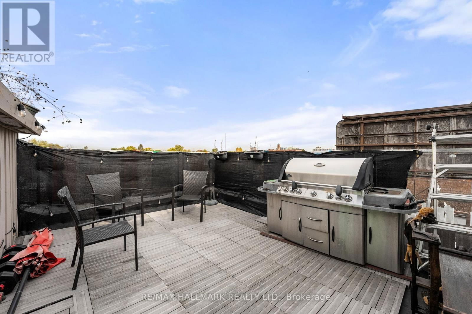 2151 DANFORTH AVENUE Image 34