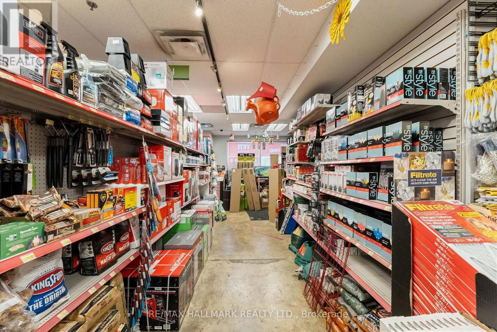 2151 DANFORTH AVENUE Image 38