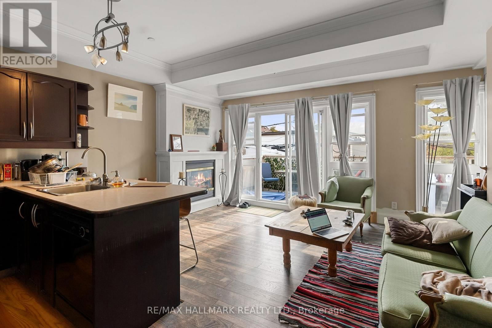 2151 DANFORTH AVENUE Image 9