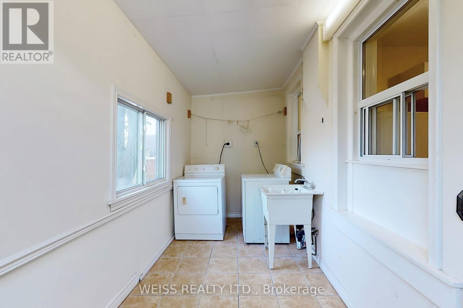 Upper - 2468 DANFORTH AVENUE Image 27