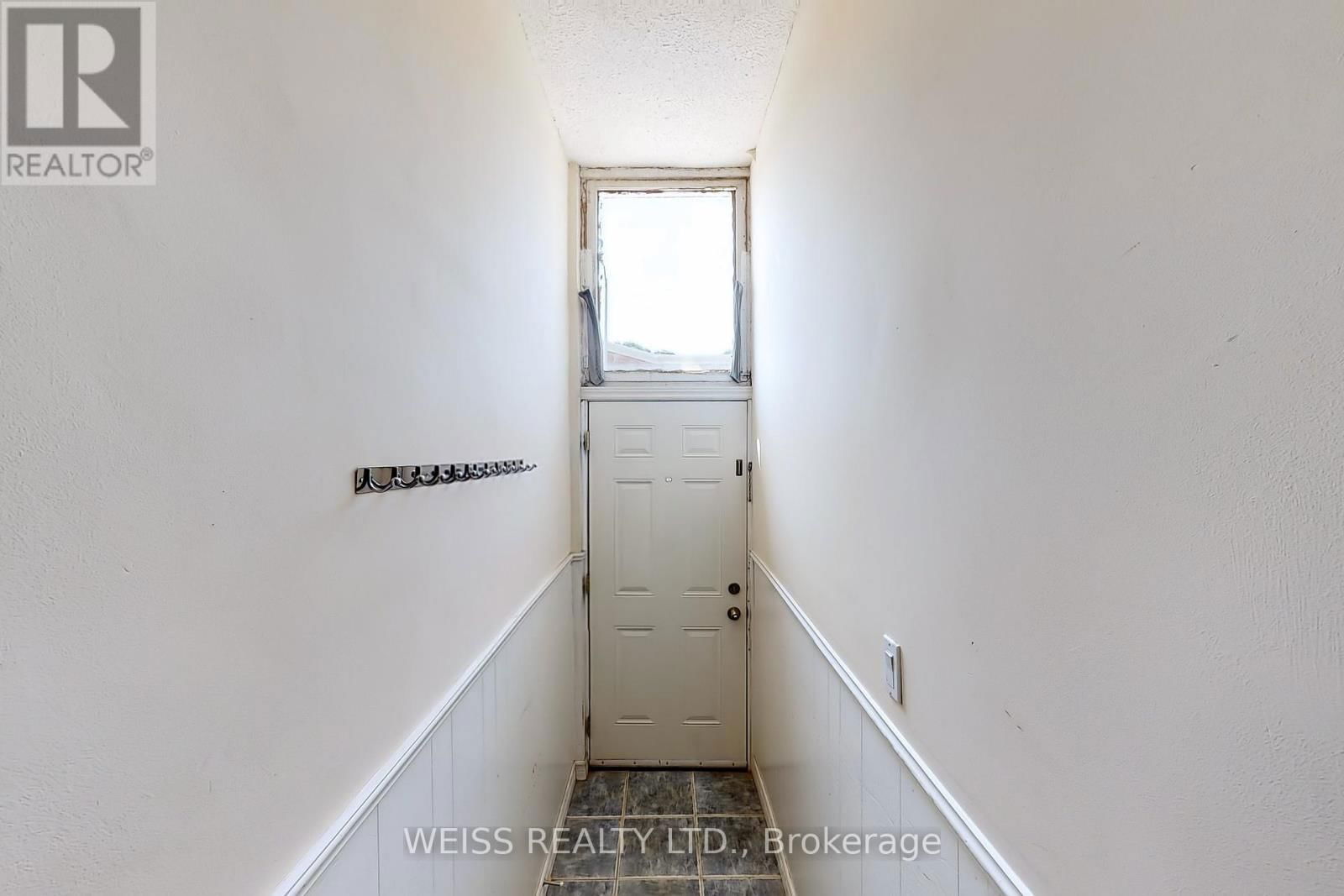 Upper - 2468 DANFORTH AVENUE Image 3