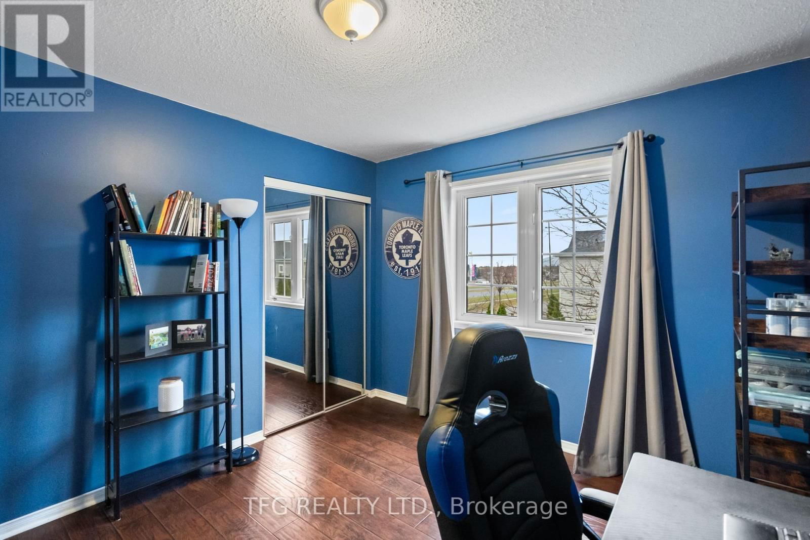 1360 DUMONT STREET Image 21