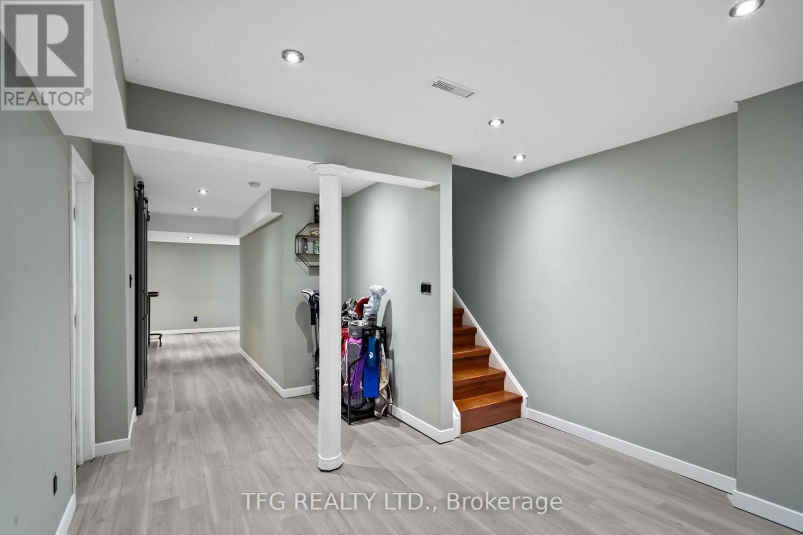 1360 DUMONT STREET Image 23