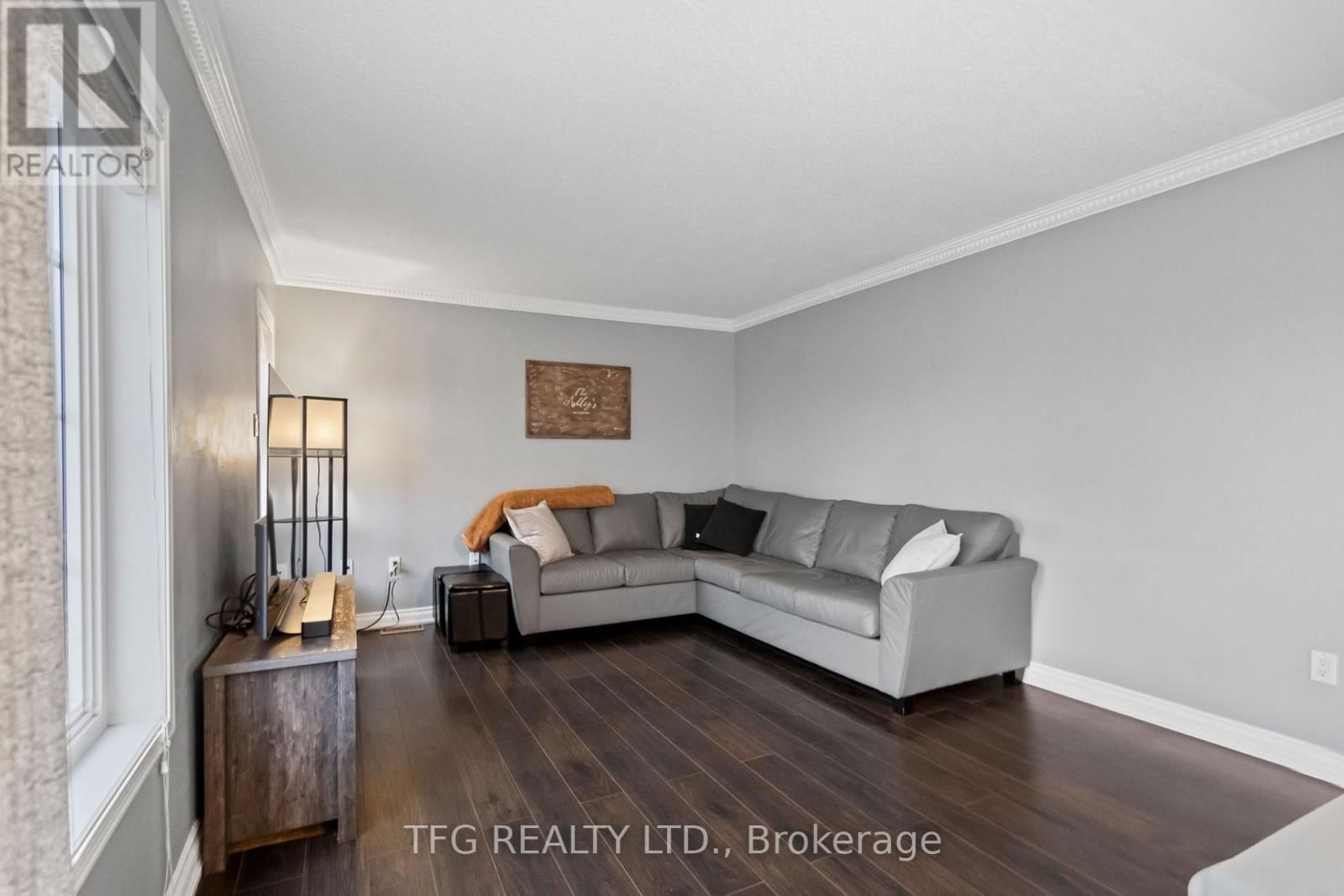 1360 DUMONT STREET Image 7