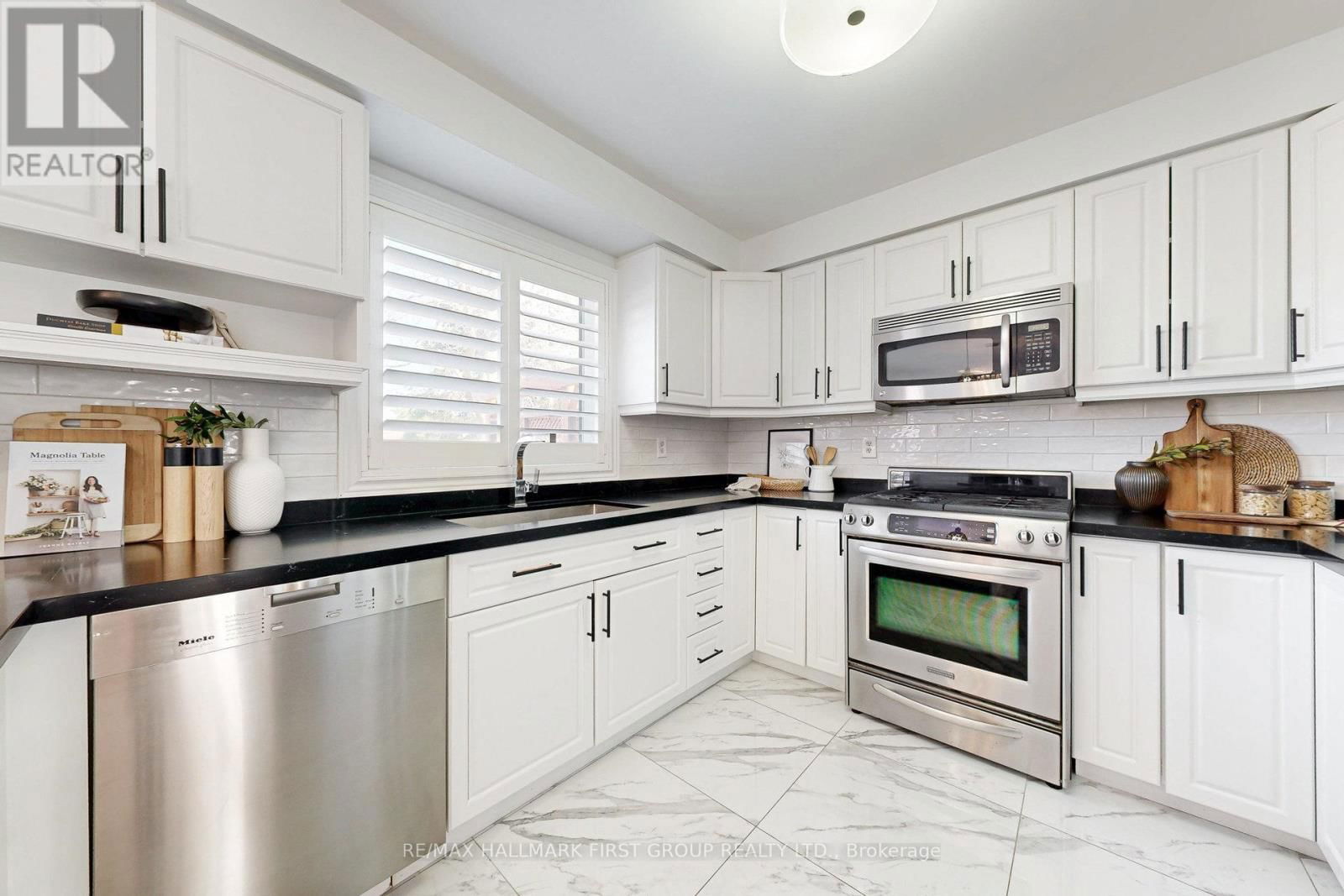 898 DARWIN DRIVE Image 13