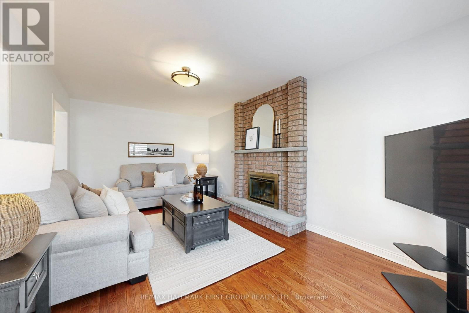 898 DARWIN DRIVE Image 19