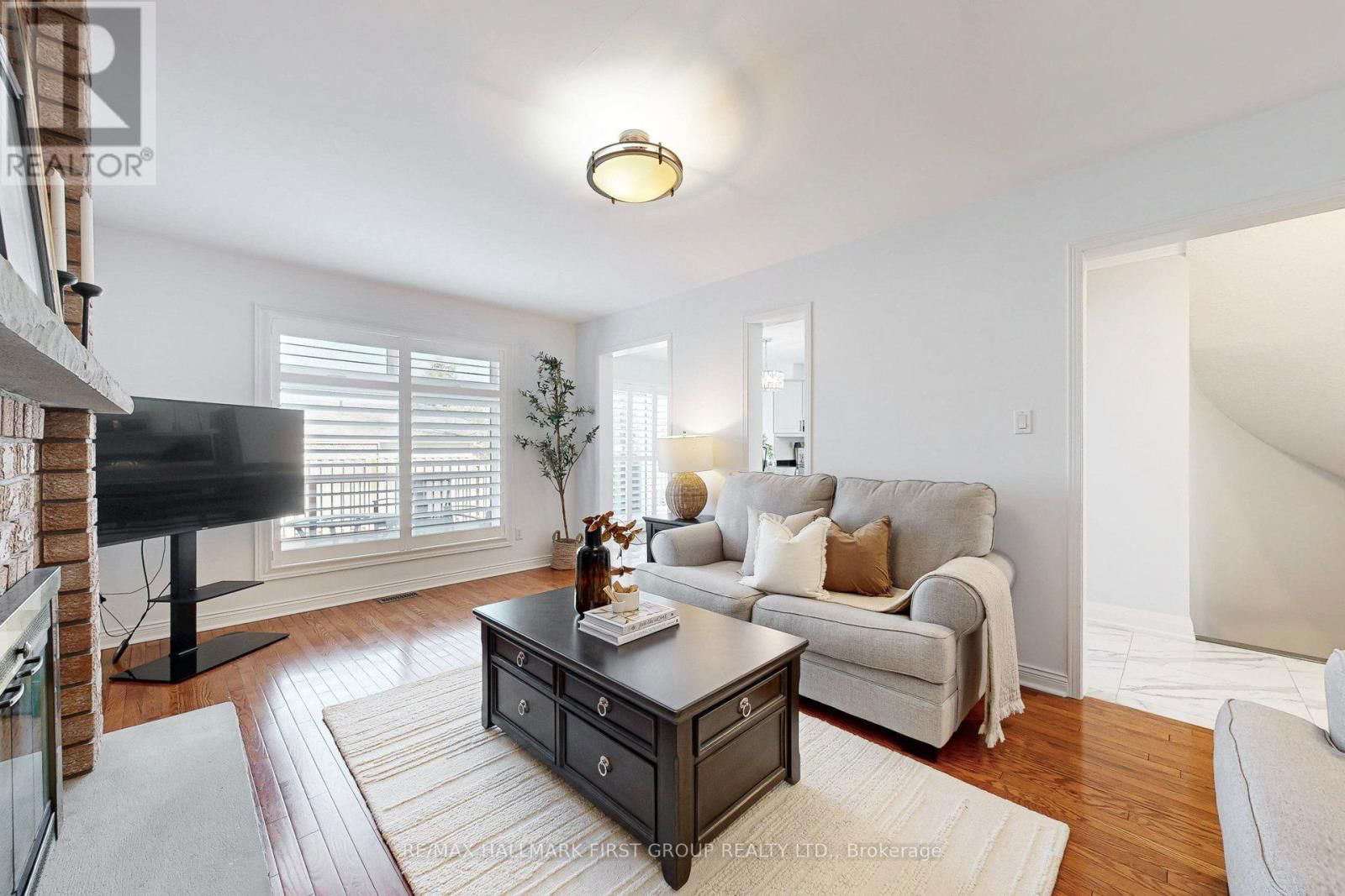 898 DARWIN DRIVE Image 21