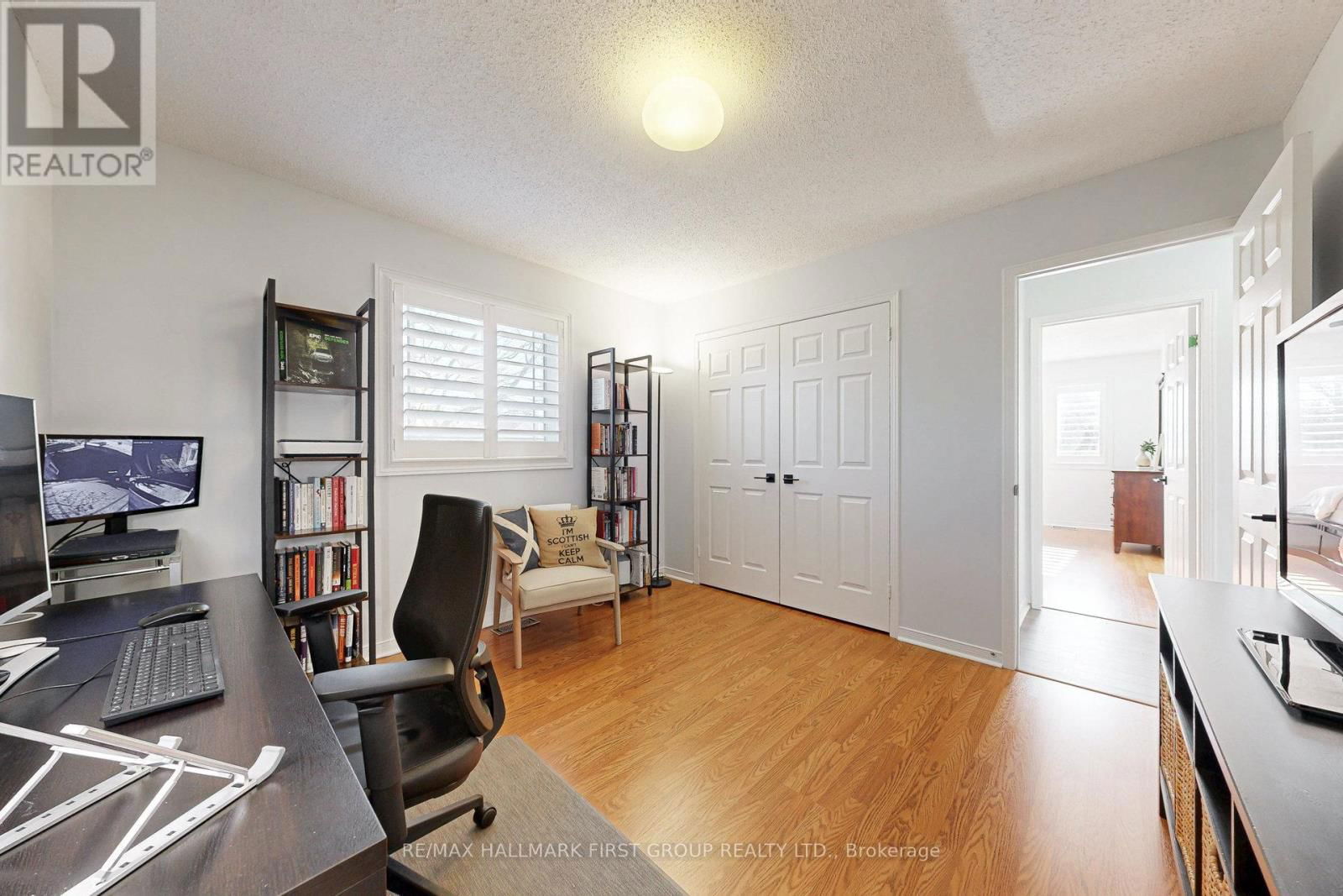 898 DARWIN DRIVE Image 30