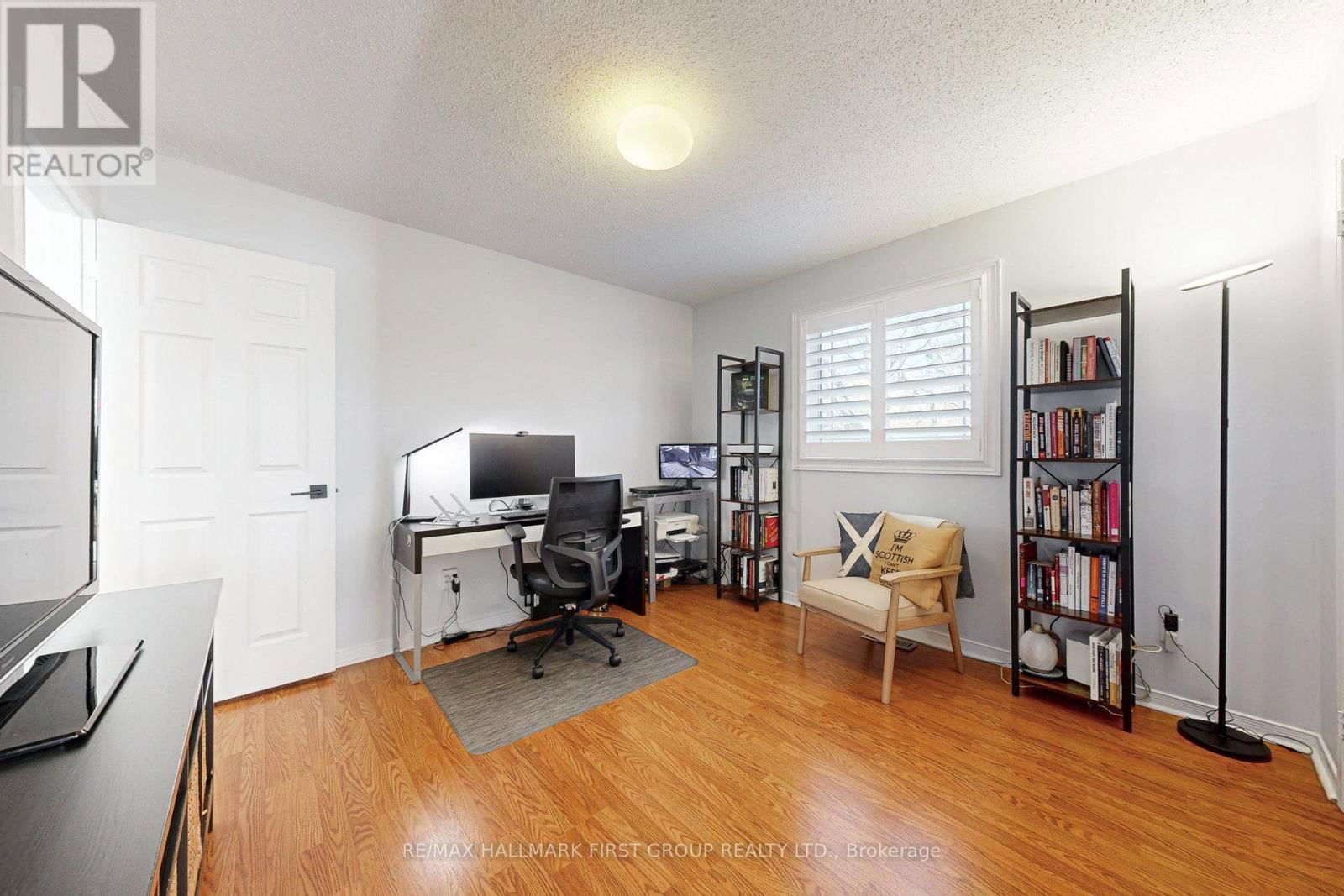 898 DARWIN DRIVE Image 31