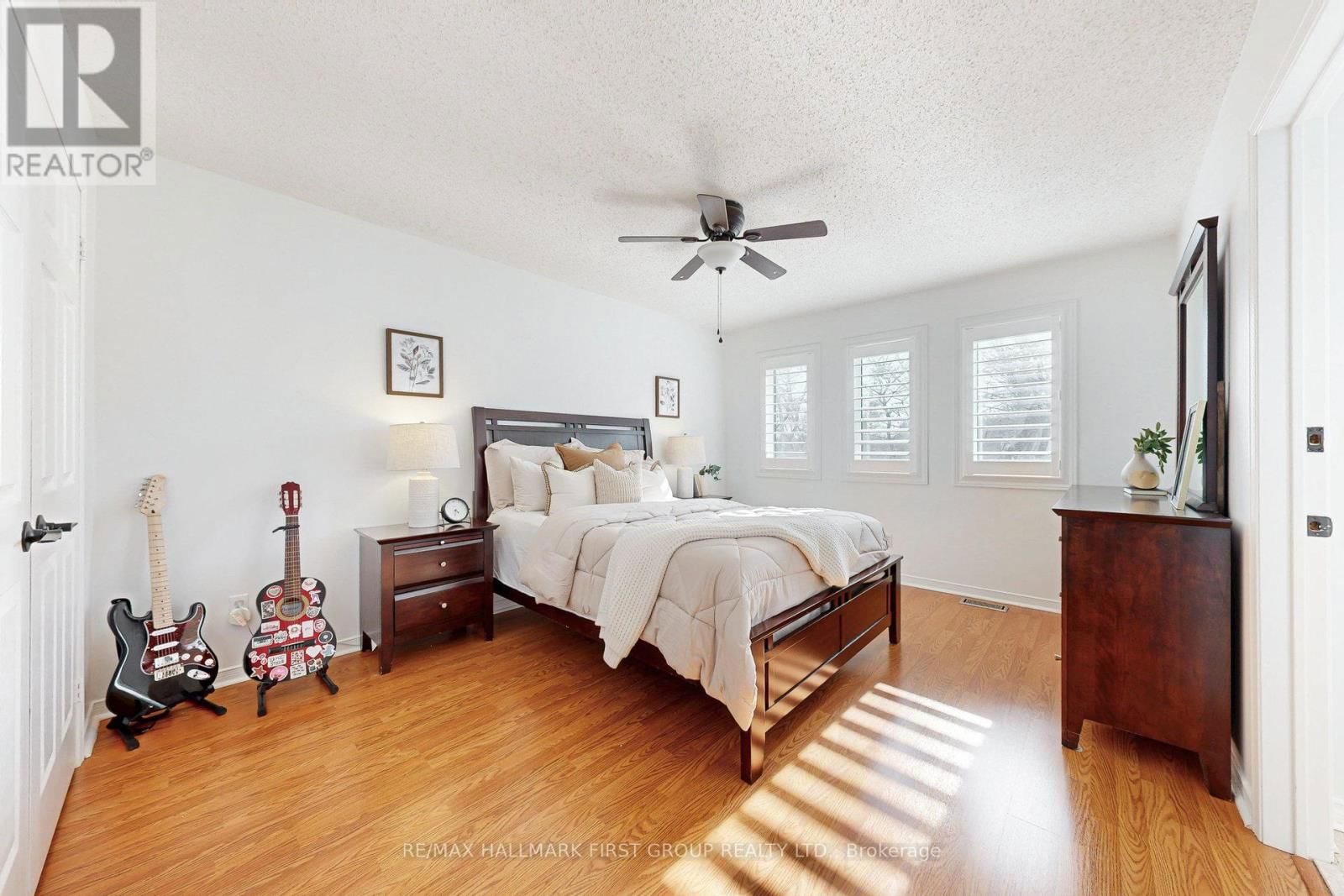 898 DARWIN DRIVE Image 32